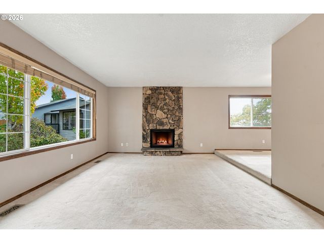 9070 Se LYNN Ln, Happy Valley, OR 97086