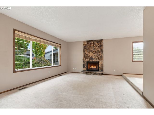 9070 Se LYNN Ln, Happy Valley, OR 97086