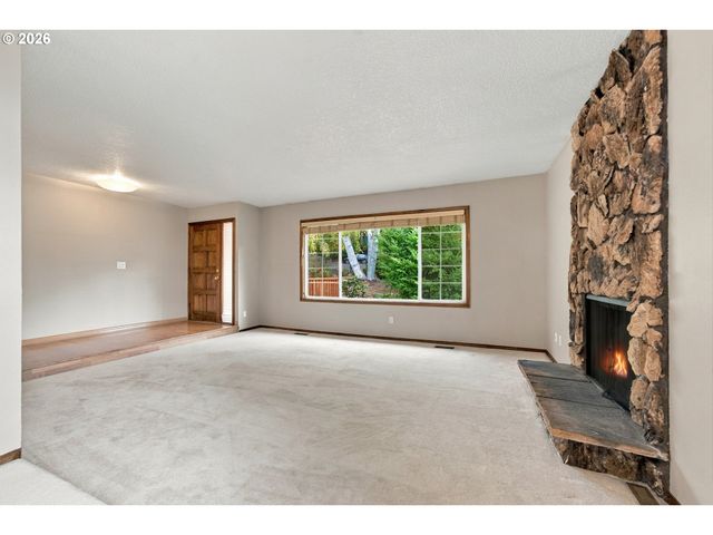9070 Se LYNN Ln, Happy Valley, OR 97086