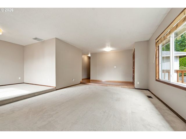 9070 Se LYNN Ln, Happy Valley, OR 97086