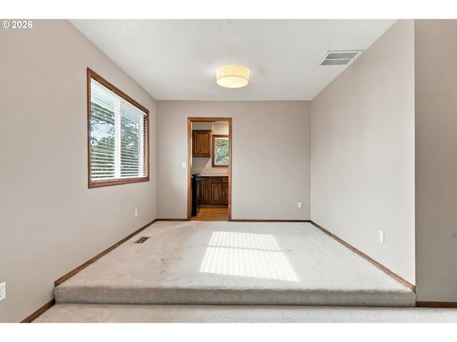 9070 Se LYNN Ln, Happy Valley, OR 97086