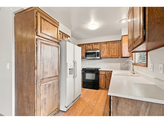 9070 Se LYNN Ln, Happy Valley, OR 97086