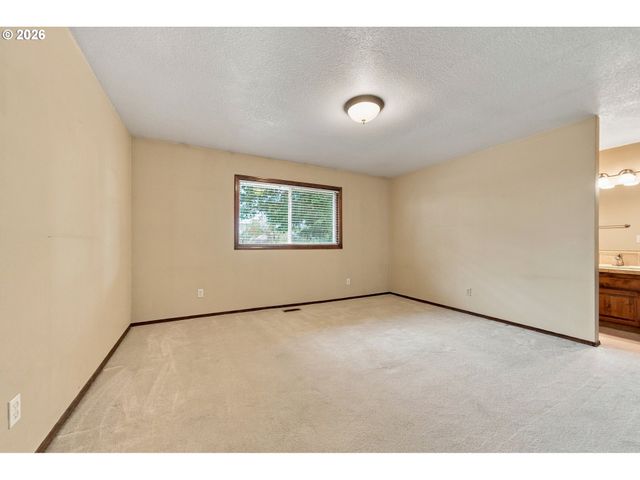 9070 Se LYNN Ln, Happy Valley, OR 97086
