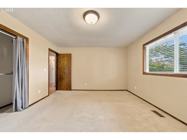 9070 Se LYNN Ln, Happy Valley, OR 97086