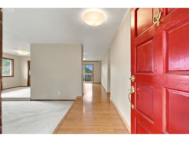 9070 Se LYNN Ln, Happy Valley, OR 97086