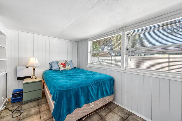 4496 STAR STREET N, St Petersburg, FL 33709