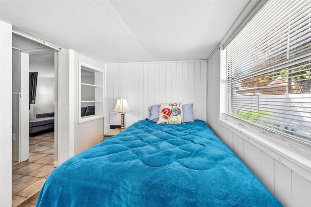 4496 STAR STREET N, St Petersburg, FL 33709