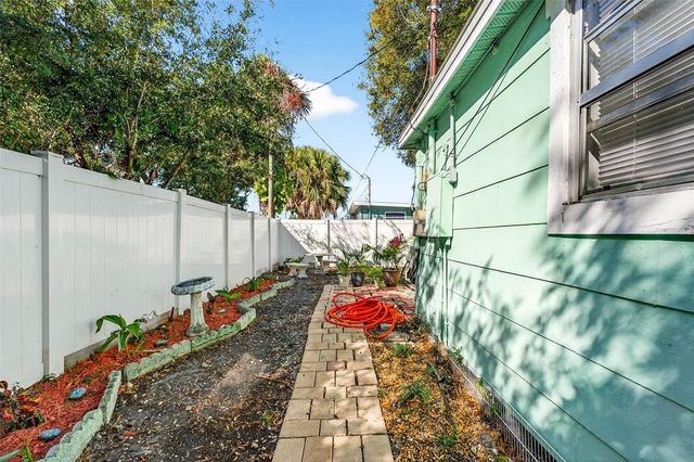 4496 STAR STREET N, St Petersburg, FL 33709