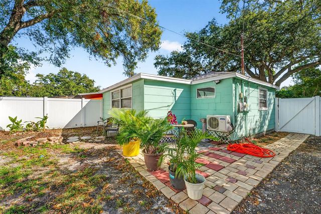 4496 STAR STREET N, St Petersburg, FL 33709