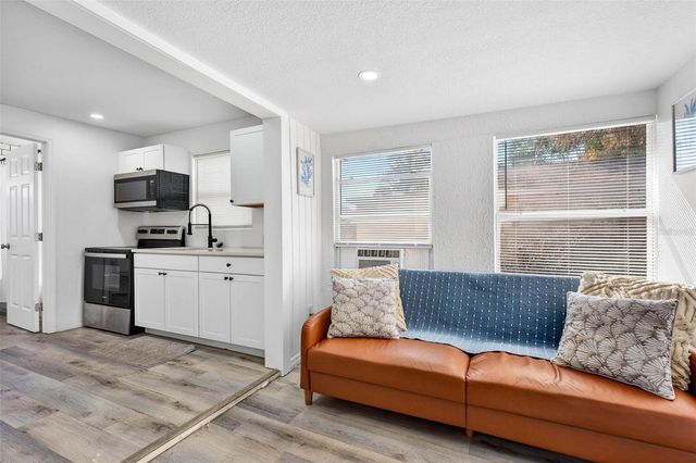 4496 STAR STREET N, St Petersburg, FL 33709