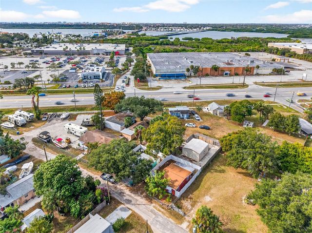 4496 STAR STREET N, St Petersburg, FL 33709