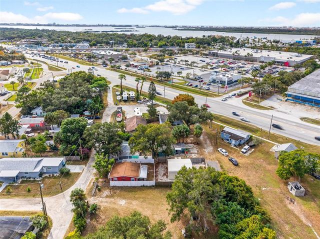 4496 STAR STREET N, St Petersburg, FL 33709