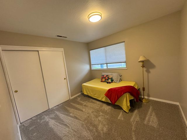 1318 Susan Cir, Roseville, CA 95661