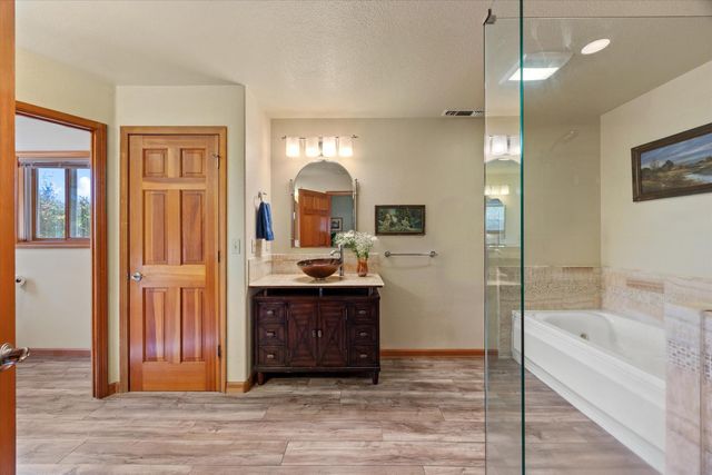 12423 Lowhills Rd, Nevada City, CA 95959