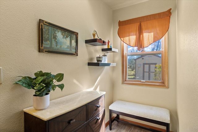 12423 Lowhills Rd, Nevada City, CA 95959