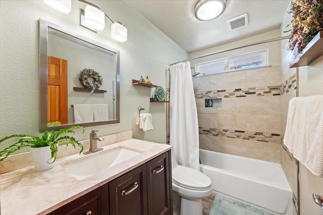 12423 Lowhills Rd, Nevada City, CA 95959