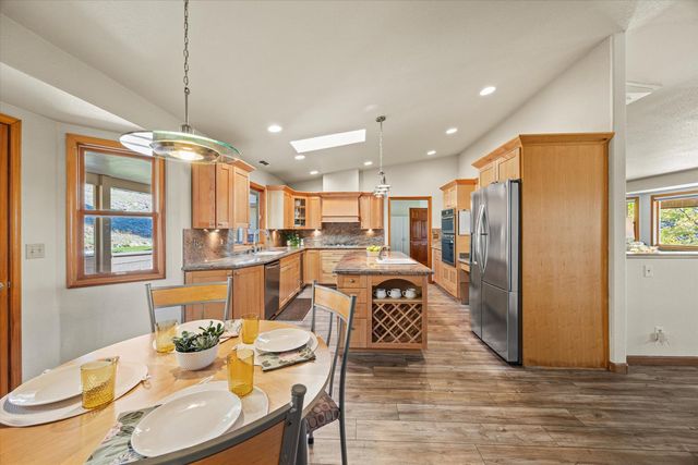 12423 Lowhills Rd, Nevada City, CA 95959