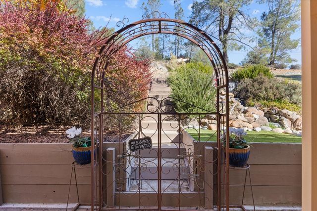 12423 Lowhills Rd, Nevada City, CA 95959