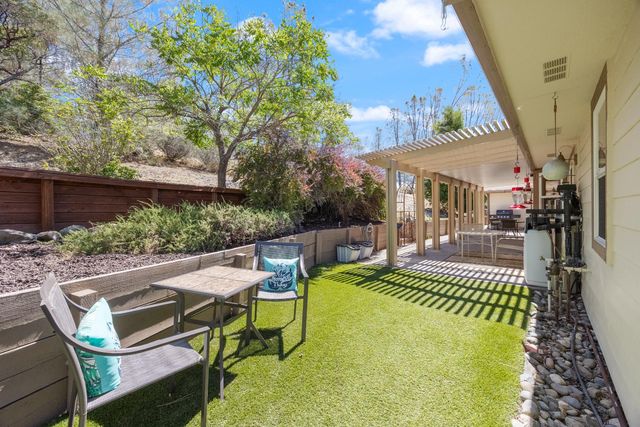 12423 Lowhills Rd, Nevada City, CA 95959