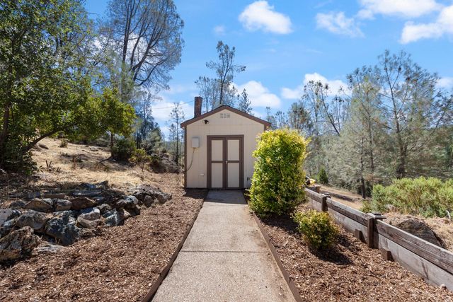 12423 Lowhills Rd, Nevada City, CA 95959