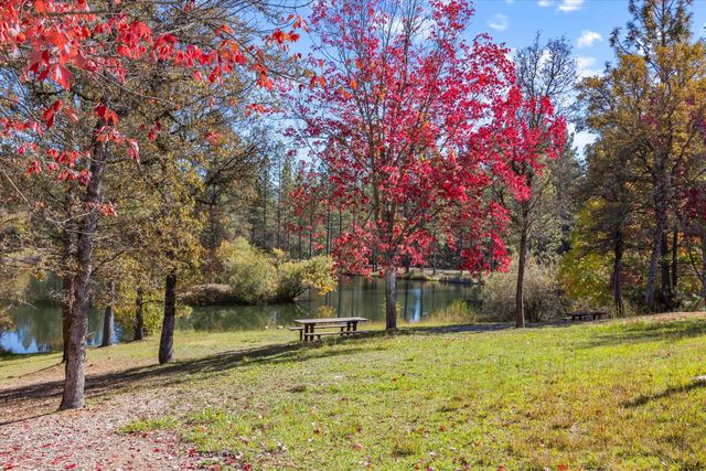 12423 Lowhills Rd, Nevada City, CA 95959