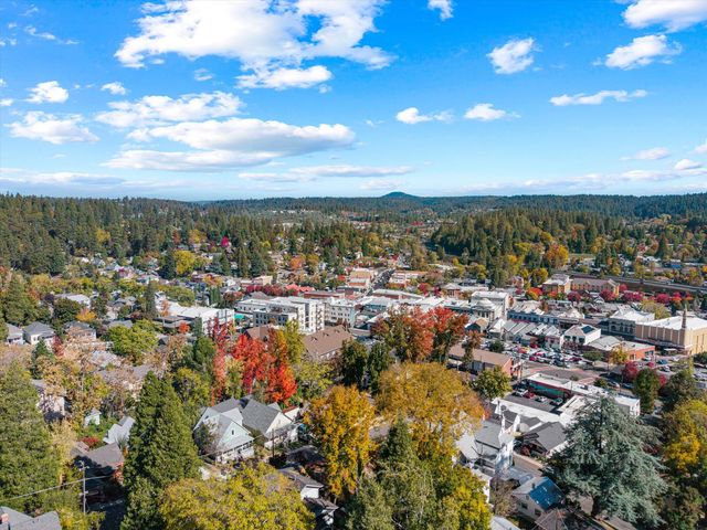 12423 Lowhills Rd, Nevada City, CA 95959