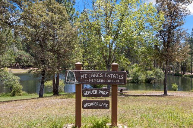 12423 Lowhills Rd, Nevada City, CA 95959