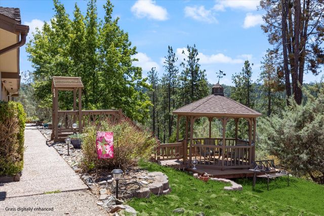12423 Lowhills Rd, Nevada City, CA 95959