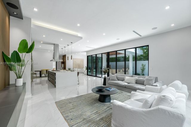 1780 Chucunantah Road, Miami, FL 33133