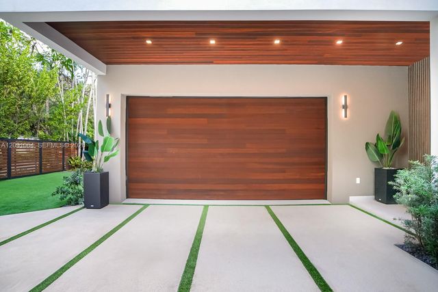 1780 Chucunantah Road, Miami, FL 33133