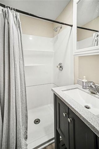 9712 E Westport Road, Independence, MO 64052