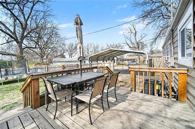 9712 E Westport Road, Independence, MO 64052