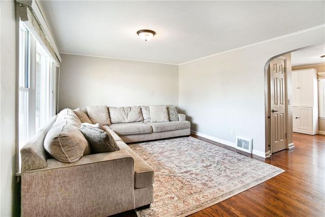 9712 E Westport Road, Independence, MO 64052