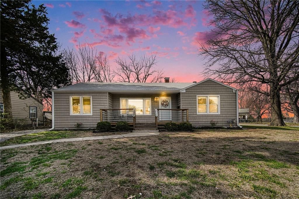 9712 E Westport Road, Independence, MO 64052