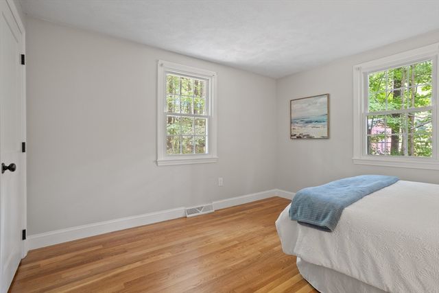 10 Simonne Ln, Pepperell, MA 01463