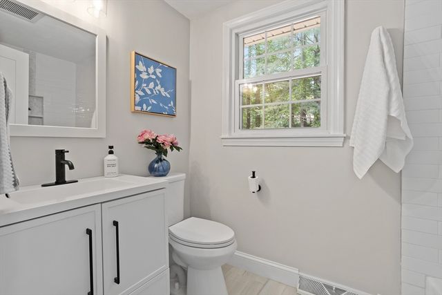 10 Simonne Ln, Pepperell, MA 01463