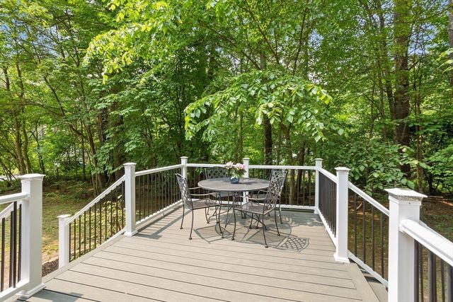 10 Simonne Ln, Pepperell, MA 01463