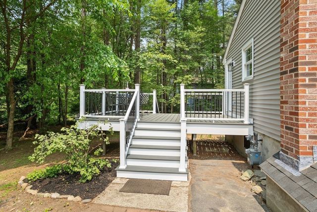 10 Simonne Ln, Pepperell, MA 01463