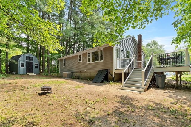 10 Simonne Ln, Pepperell, MA 01463