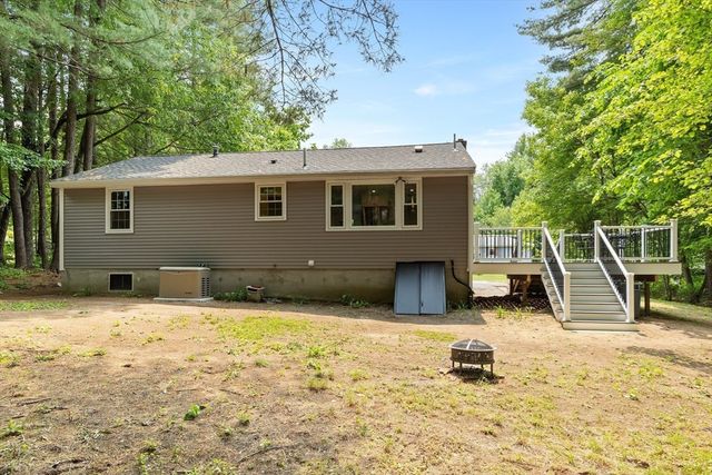 10 Simonne Ln, Pepperell, MA 01463