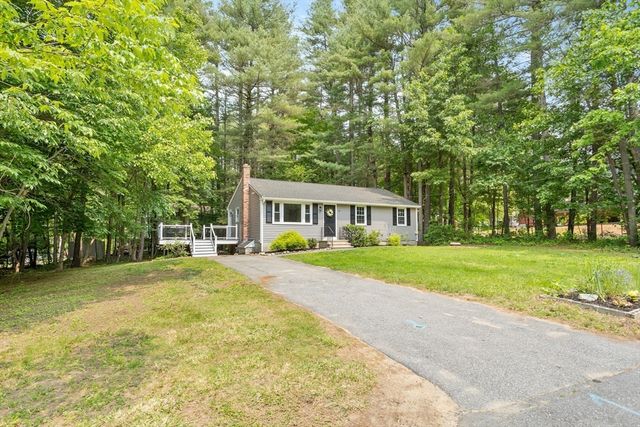 10 Simonne Ln, Pepperell, MA 01463