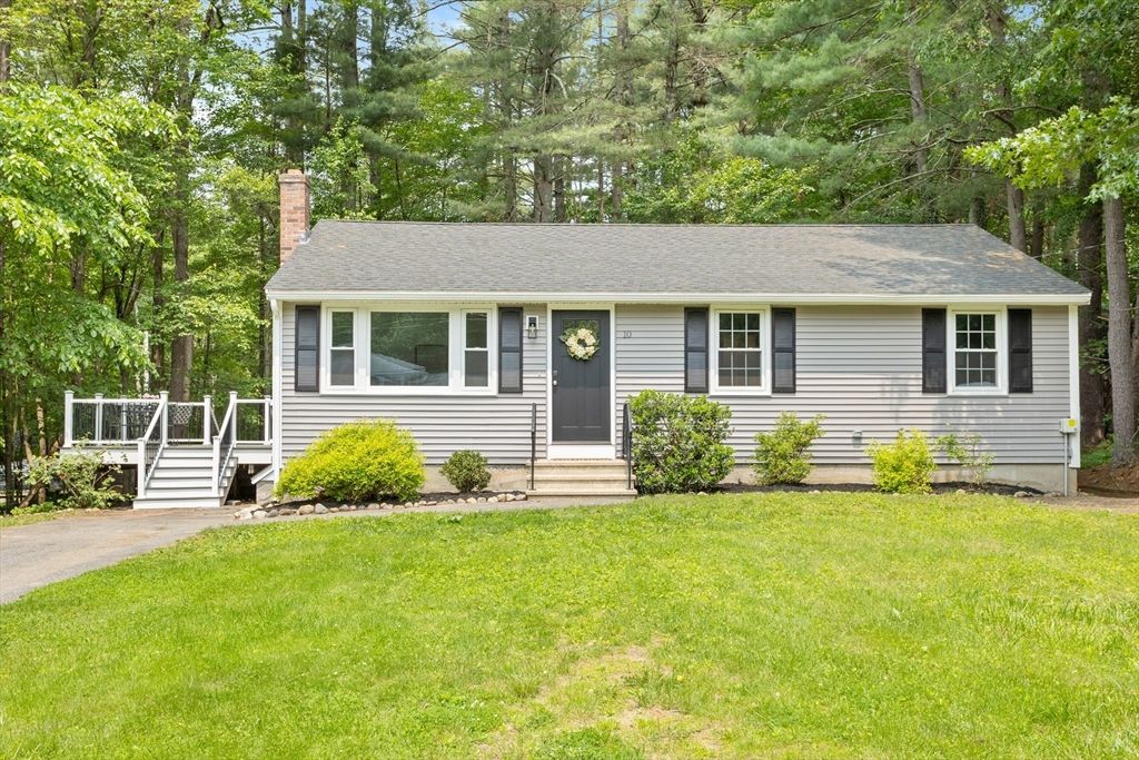 10 Simonne Ln, Pepperell, MA 01463