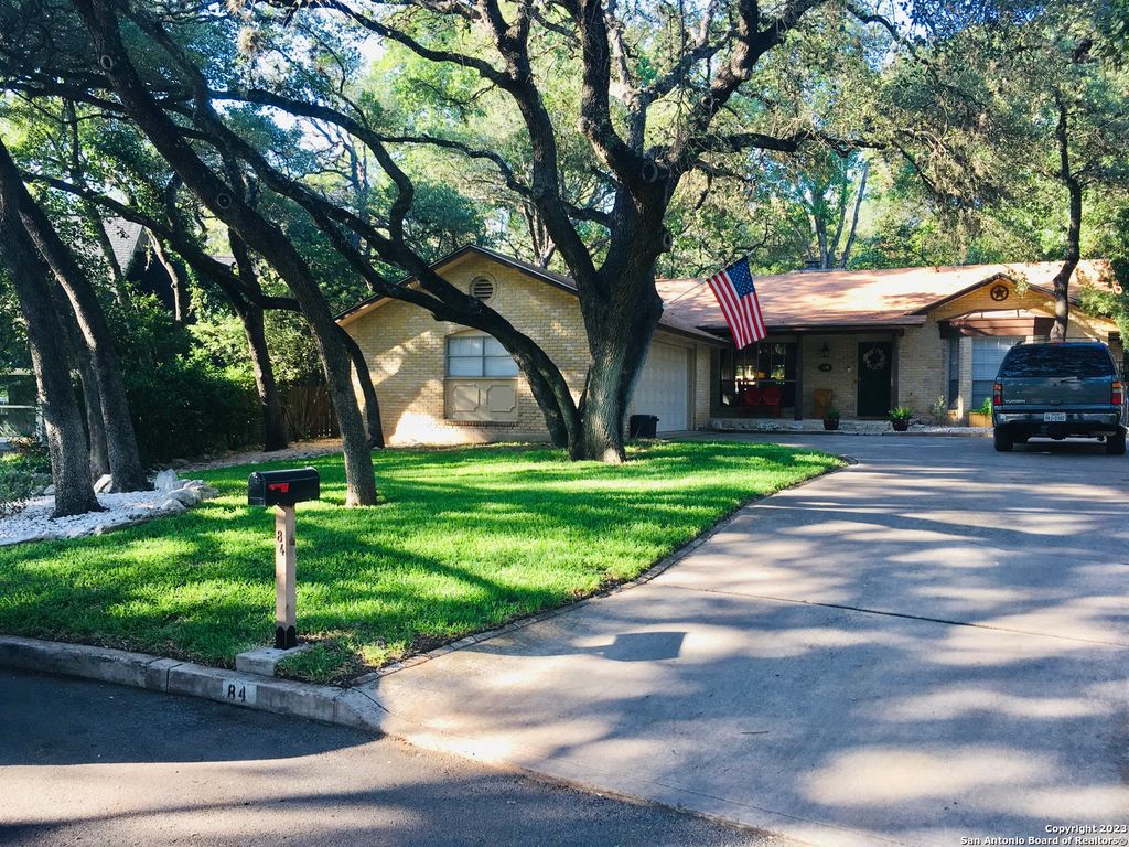 84 Roundup Dr, San Antonio, TX 78213