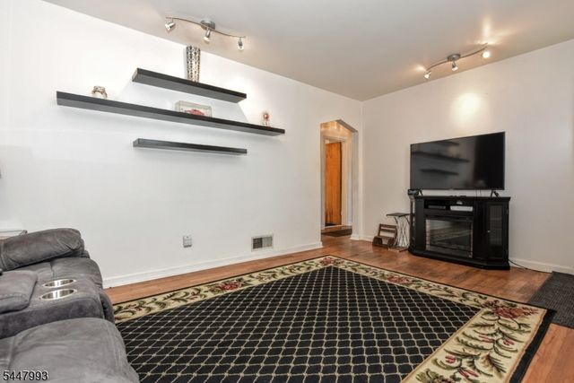 166 Kent St, Hackensack City, NJ 07601