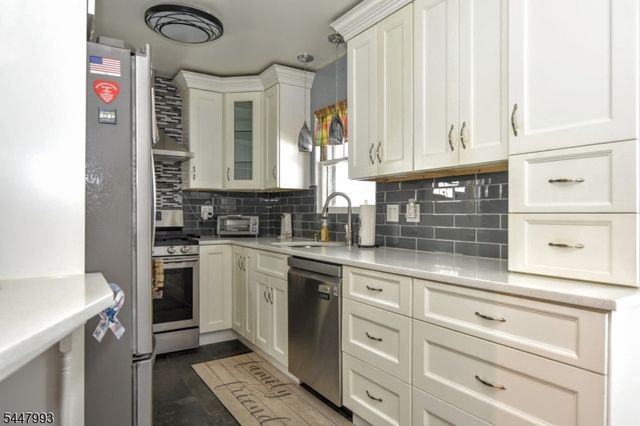 166 Kent St, Hackensack City, NJ 07601