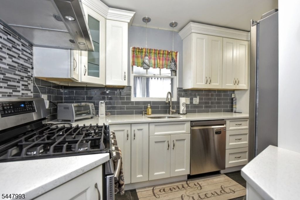 166 Kent St, Hackensack City, NJ 07601 — photo 3