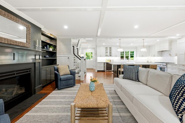 22 Scudder Road, Osterville, MA 02655