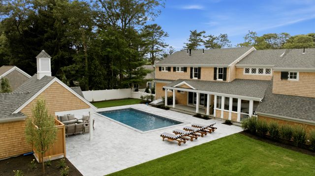 22 Scudder Road, Osterville, MA 02655
