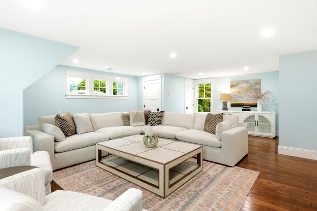 22 Scudder Road, Osterville, MA 02655