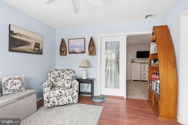 9 DEEP HOLLOW LN N, Columbus, NJ 08022